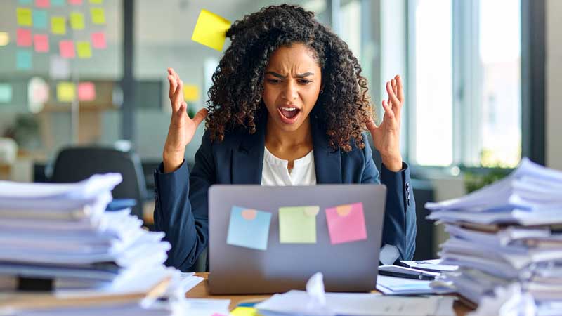 Tallenne: Automatisoi CRM:n ylläpitoa tekoälyn avulla