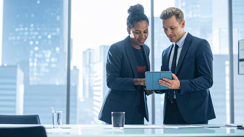 CRM-ostajan opas 2025